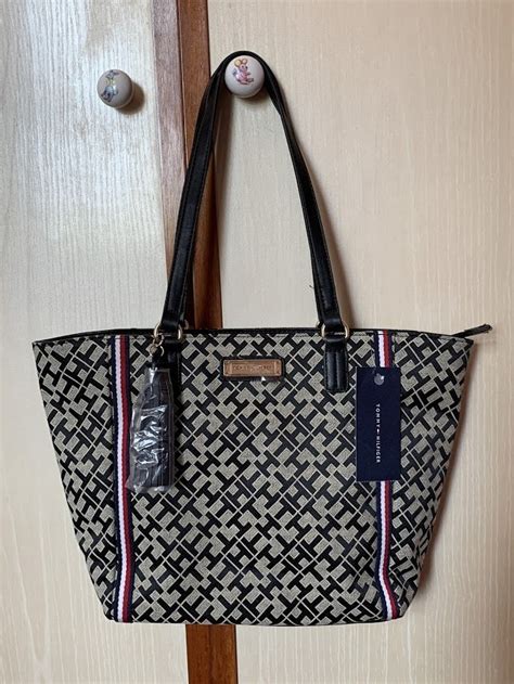 precio de bolsa tommy hilfiger original|tommy hilfiger sitio oficial.